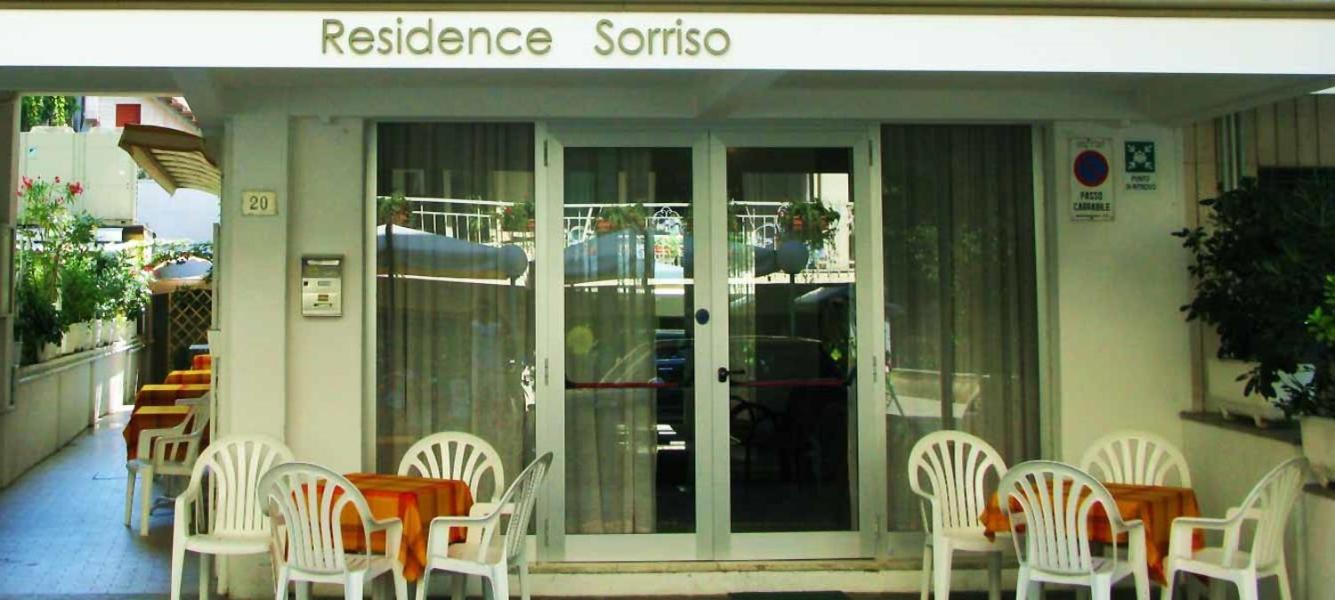 B&B Residence Sorriso Cattolica Exterior foto